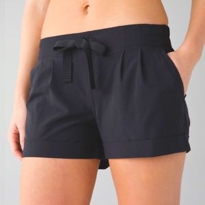 Lululemon Spring Break Away Short, Black, size 4